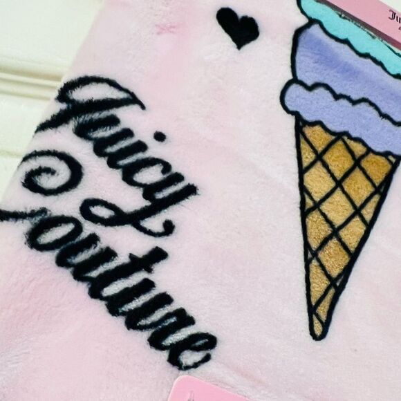 Juicy Couture Ice Cream Throw - Picture 3 of 3